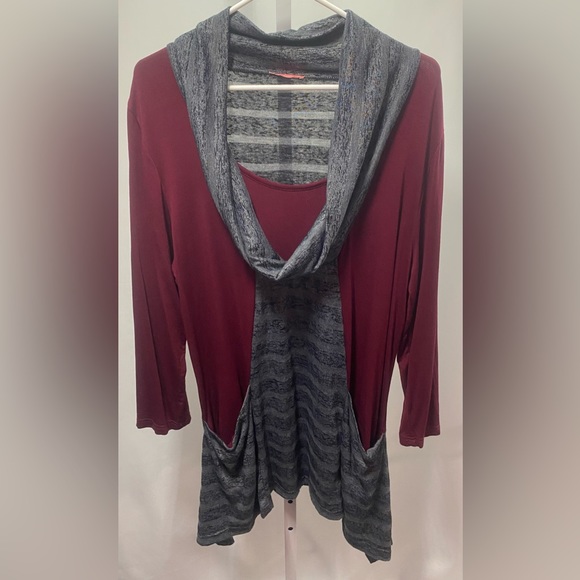 Simply Aster Firmiana‎ Size 3X Long Sleeve Pocket Tunic Top Burgundy & Gray - Picture 10 of 10